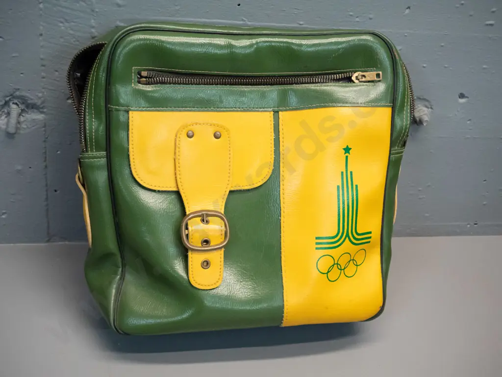 1980 Moscow Olympics vinyl bag - missing shoulder strap, some wear, musty H-320 W-300 Image 1++