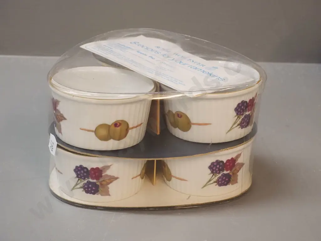 set of 6 Royal Worcester Evesham ramekins in original packaging with recipe pamphlet Image 1++