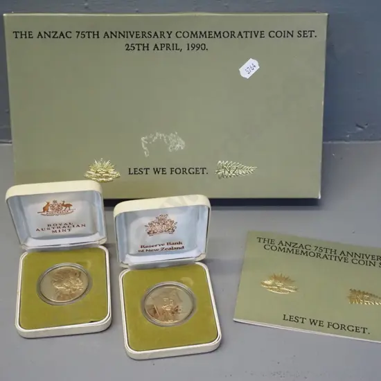 New Zealand & Australian 1990 Anzac 75th Anniversary cased and boxed two coin set - with pamphlet
