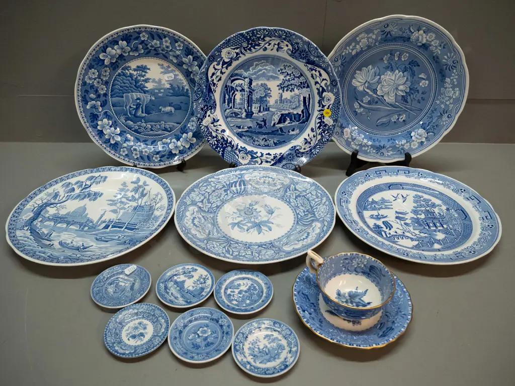 assorted Spode blue & white items - 5 large and 6 pin dishes in the Blue Room series, an 'Italan' plate and a Spode's Image 1++