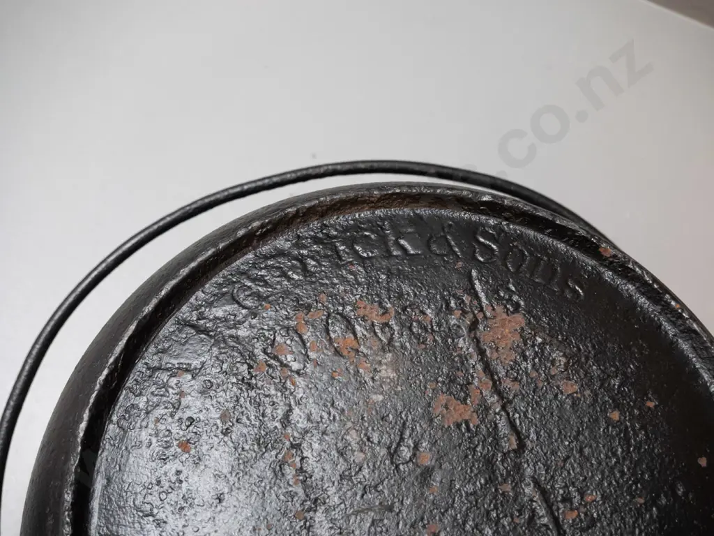 vintage cast iron cooking pot with half-round handle, Kenrick & Sons impressed on base - corrosion inside H-180 D-380 Image 1++