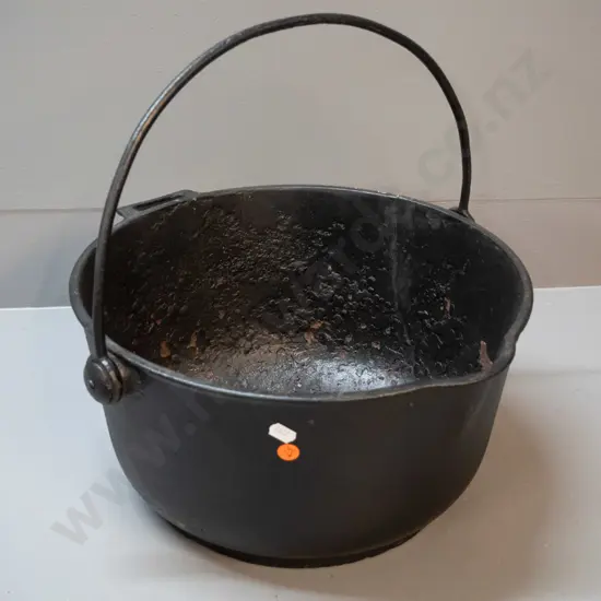 vintage cast iron cooking pot with half-round handle, Kenrick & Sons impressed on base - corrosion inside H-180 D-380