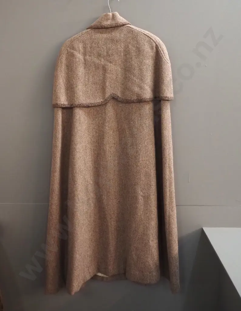 Ashcroft Tweed New Zealand wool cape - size 14 Image 1++