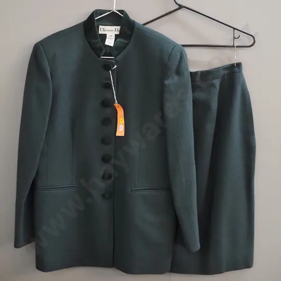 Christian Dior woman's dark green fine wool suit with velvet buttons and collar - US size 10P