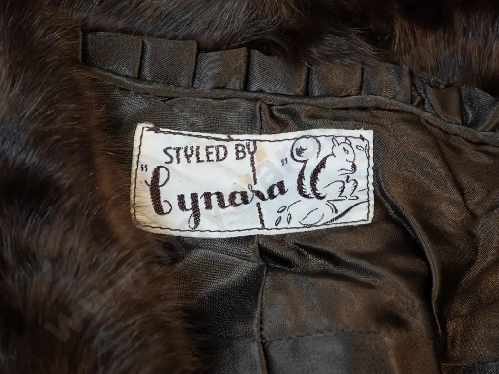 brown fur stole with Lynara label Image 1++