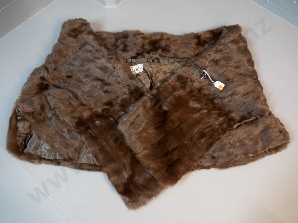 brown fur stole with Lynara label Image 1++