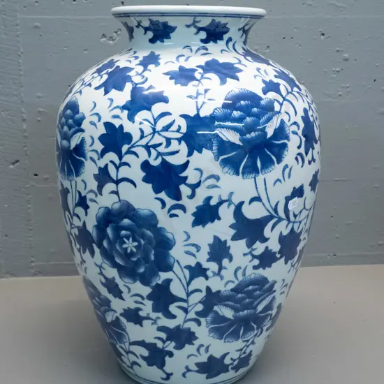 large Chinese blue & white vase H-450 D-300
