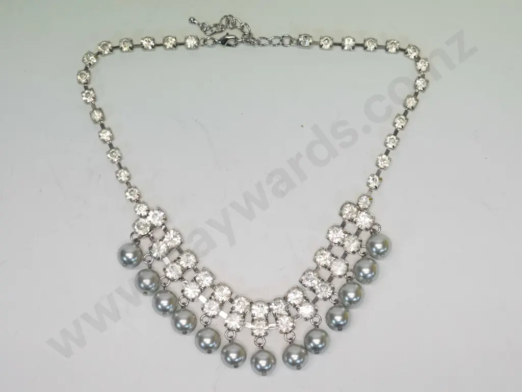 costume necklace Image 1++