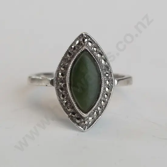 marcasite green stone ring stamped silver