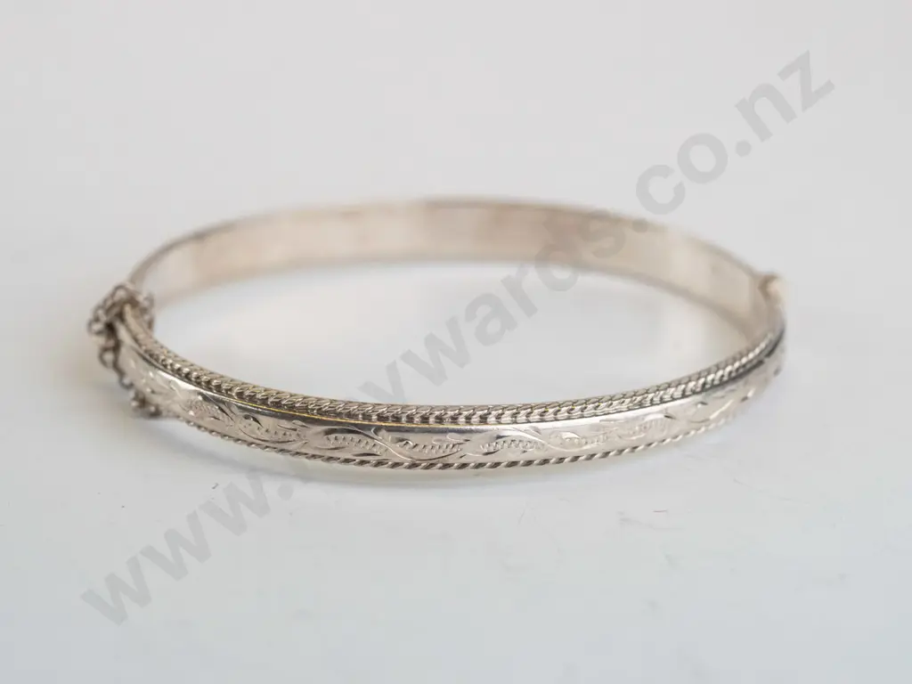 silver bangle with safety chain stamped stg sil Image 1++