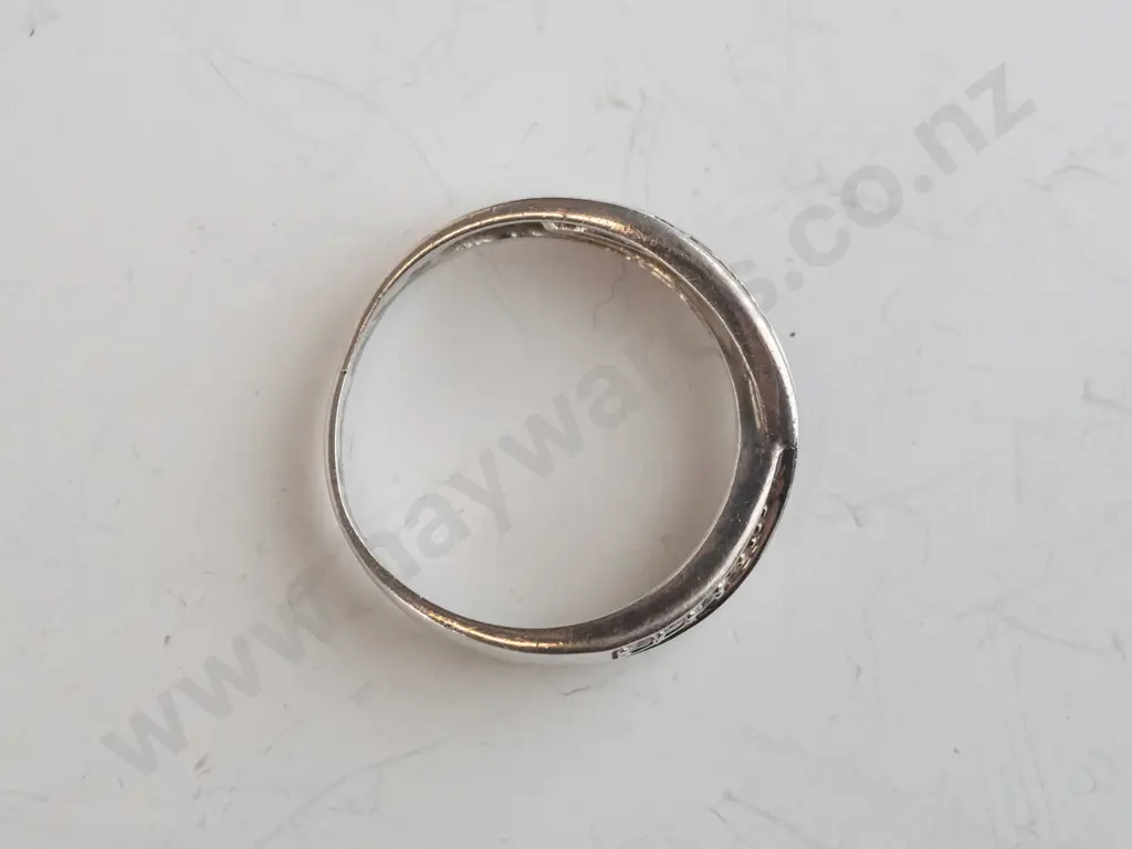 silver cz cross over ring Image 1++