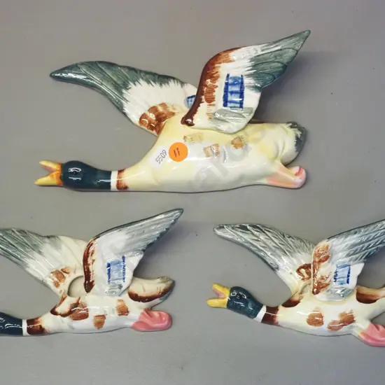 3 flying wall pocket ducks - no maker's marks - largest is H-110 W-200