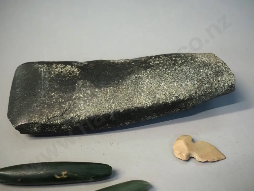 shaped greenstone items - small adze head / toki L-135 W-55 and 3 small pieces Image 1++
