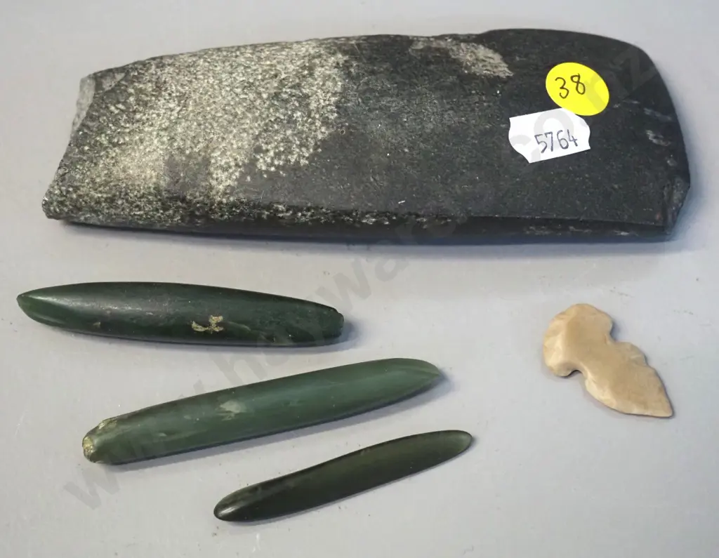 shaped greenstone items - small adze head / toki L-135 W-55 and 3 small pieces Image 1++