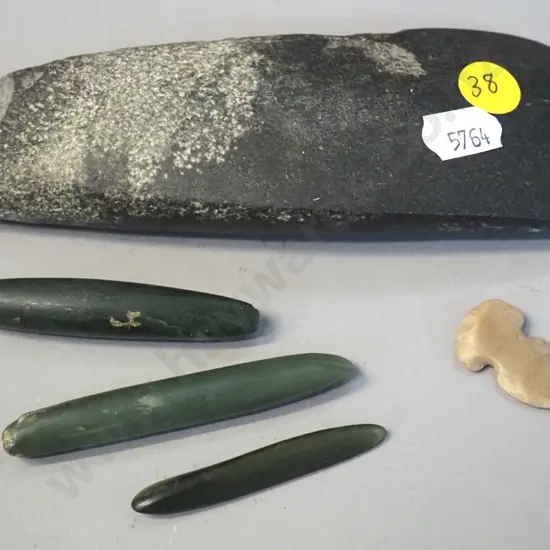 shaped greenstone items - small adze head / toki L-135 W-55 and 3 small pieces