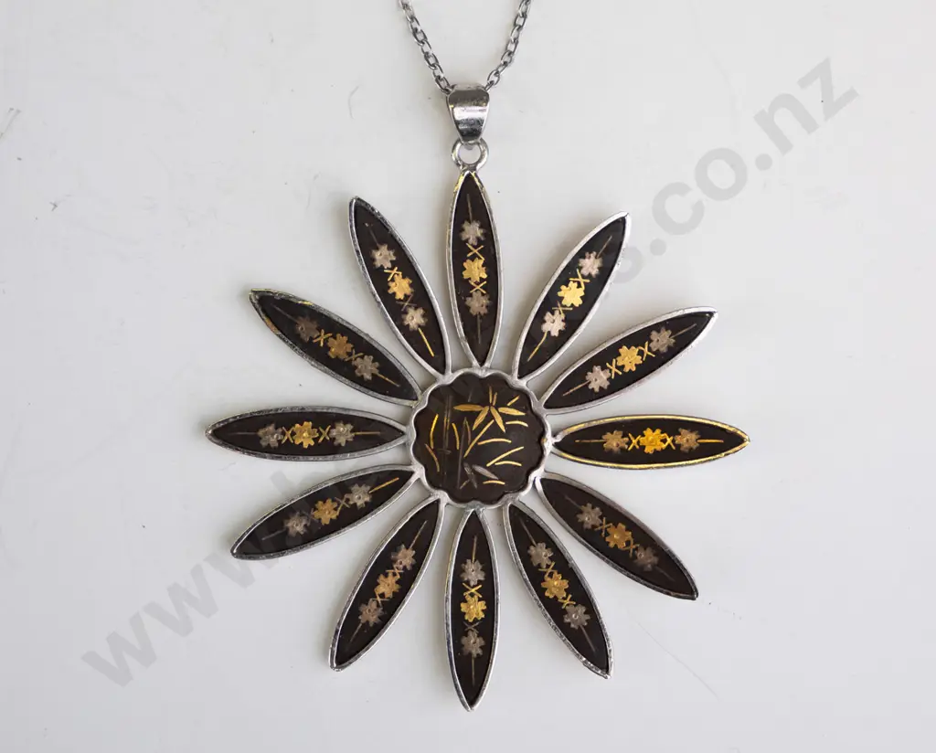 silver large flower necklace stamped sterling Image 1++