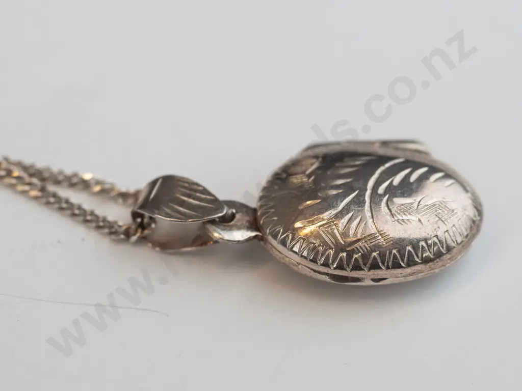 silver locket stamped 925 Image 1++