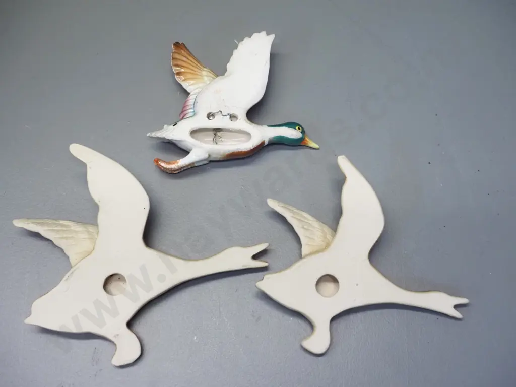 3 flying wall ducks - one non matching, largest is H-150 W-170 Image 1++