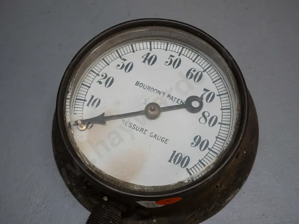 3 brass cased pressure gauges - one marked Bourdon's Patent, largest is D-120 Image 1++