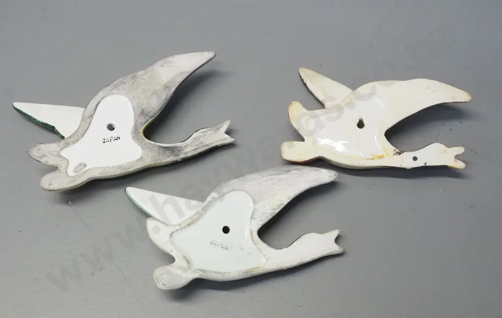 3 flying wall pocket ducks - marked Japan, one not matching others has repair - each approx. H-100 W-150 Image 1++