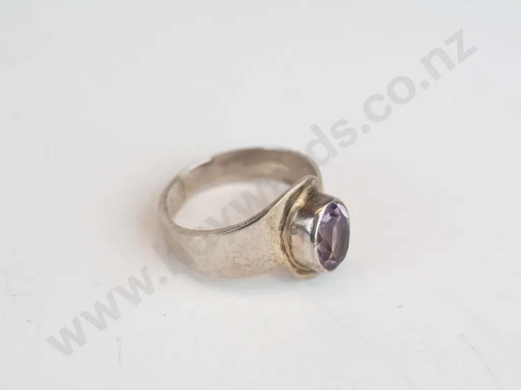 silver amethyst ring stamped 925 Image 1++