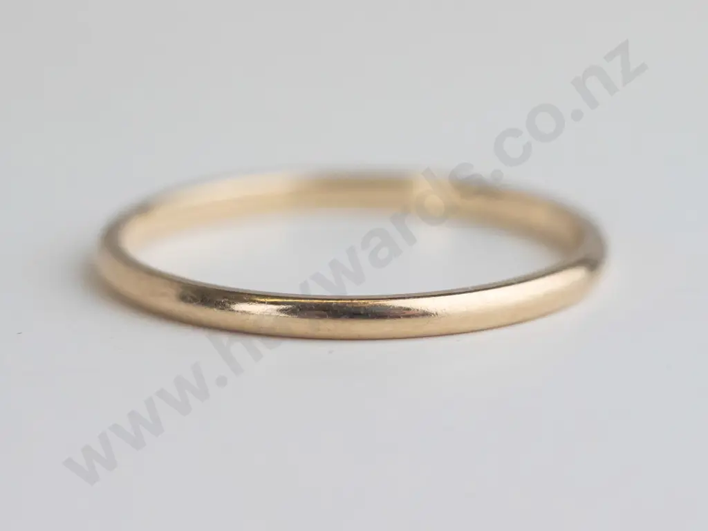 9ct gold wedding band stamped Image 1++