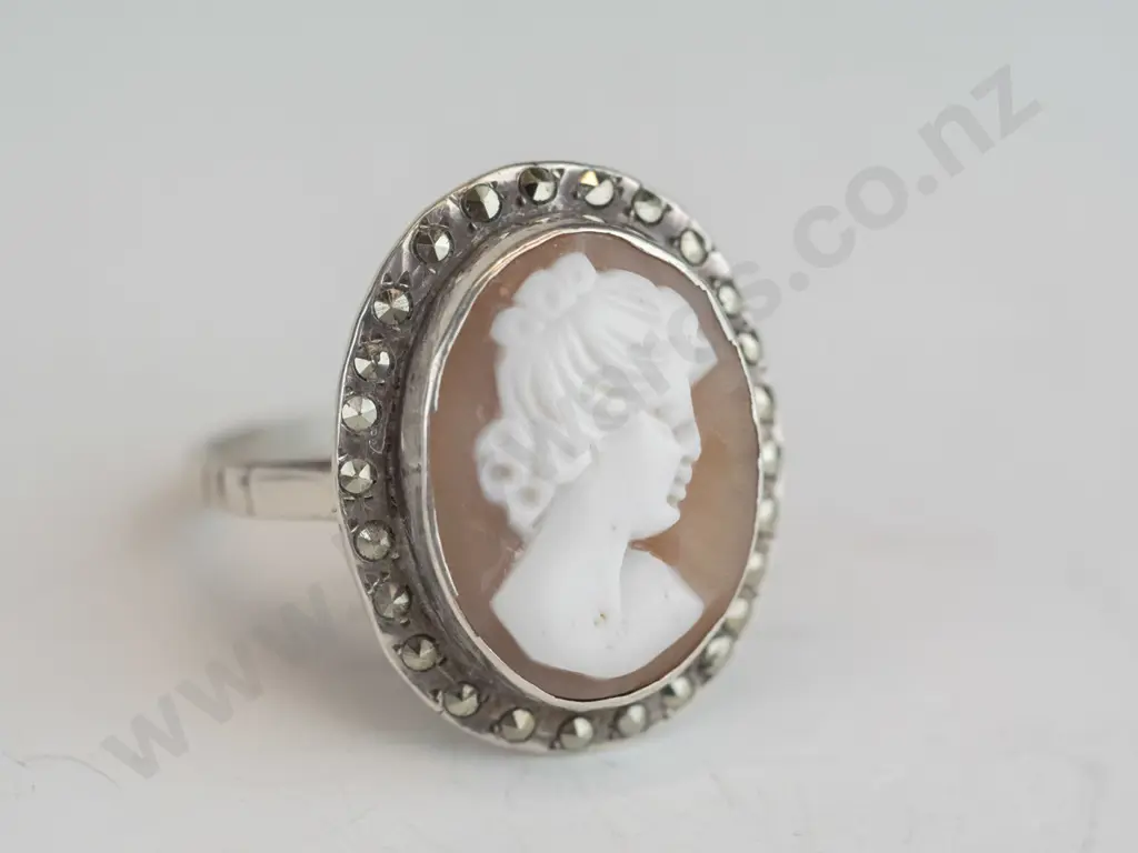 marcasite & cameo ring Image 1++