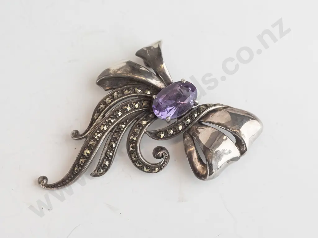 marcasite & amethyst brooch Image 1++
