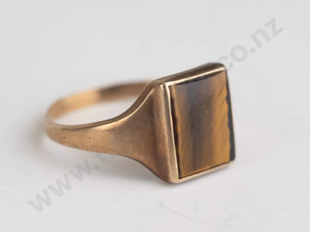 9ct mens signet ring stamped Image 1++
