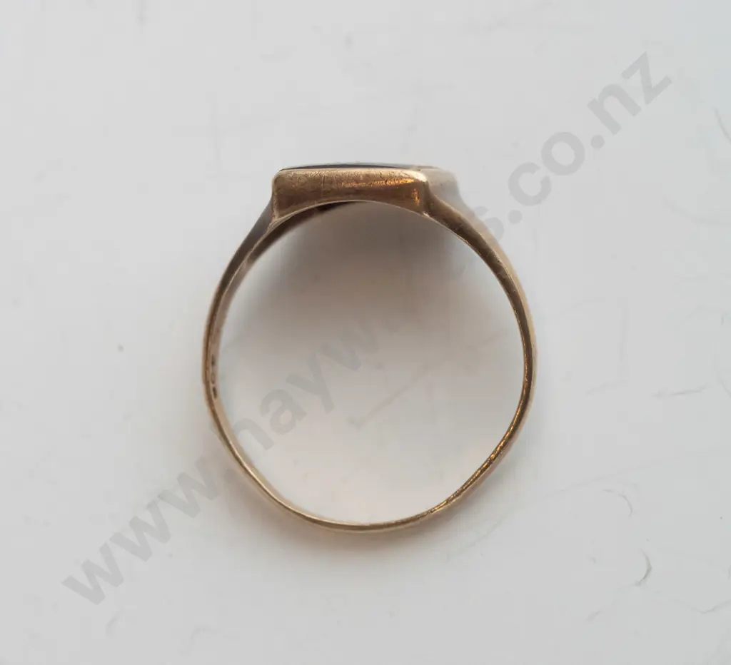 9ct mens signet ring stamped Image 1++