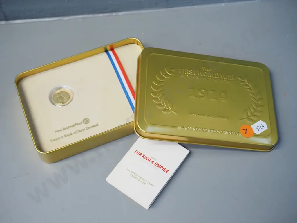 New Zealand Anzac 100 Years 1/4 ounce gold $10 coin in tin Image 1++