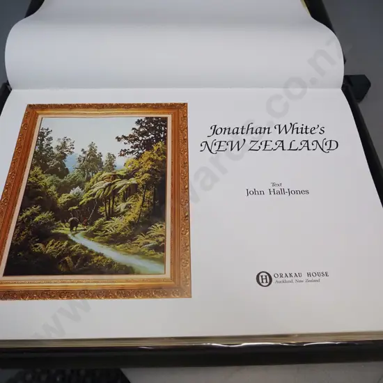 book in clamshell case - Jonathan White's New Zealand, signed limited edition 125/350 - pub. 1986. Minor foxing, ribbon