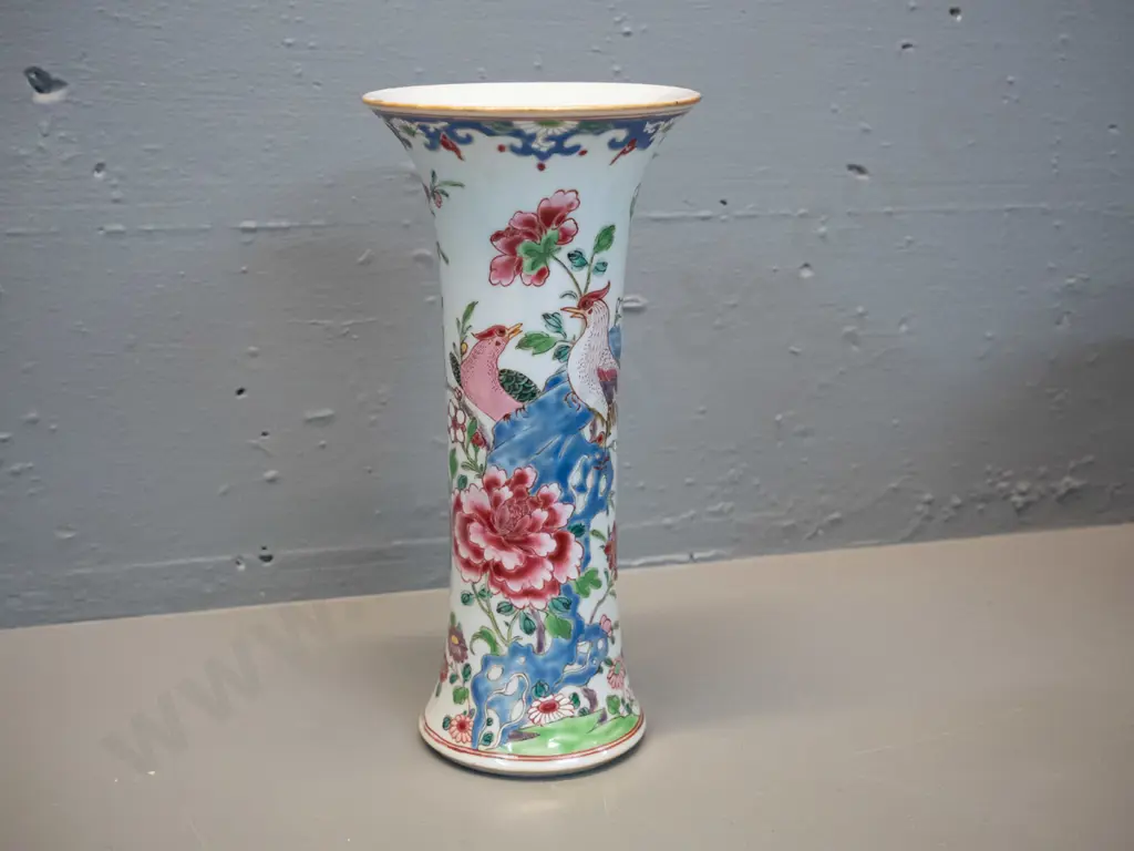 Asian  flared rim vase with bird & flower motif, H-225 D-110 at rim Image 1++