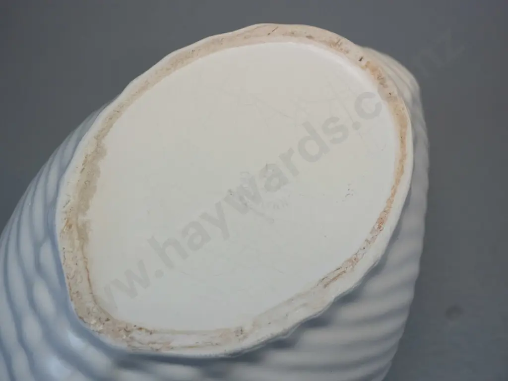 3 vases - Crown Lynn 553 trough H160 L310, Crown Lynn 135 shell shaped, and small vase, Crown Lynn shape, Image 1++