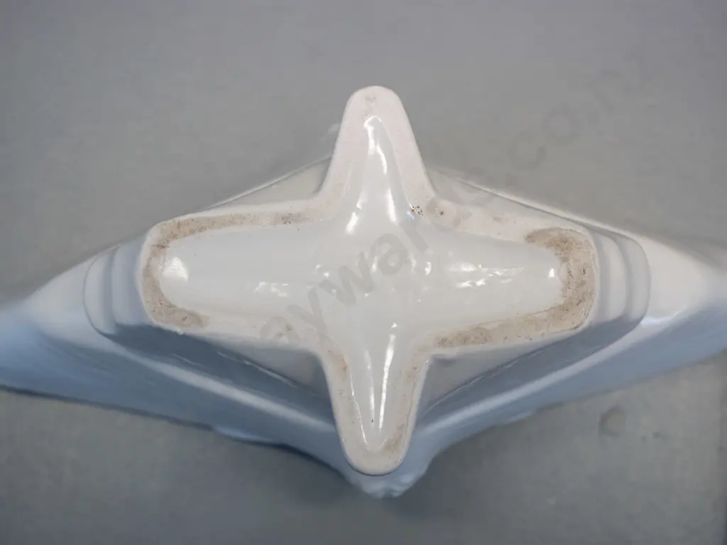 3 vases - Crown Lynn 553 trough H160 L310, Crown Lynn 135 shell shaped, and small vase, Crown Lynn shape, Image 1++