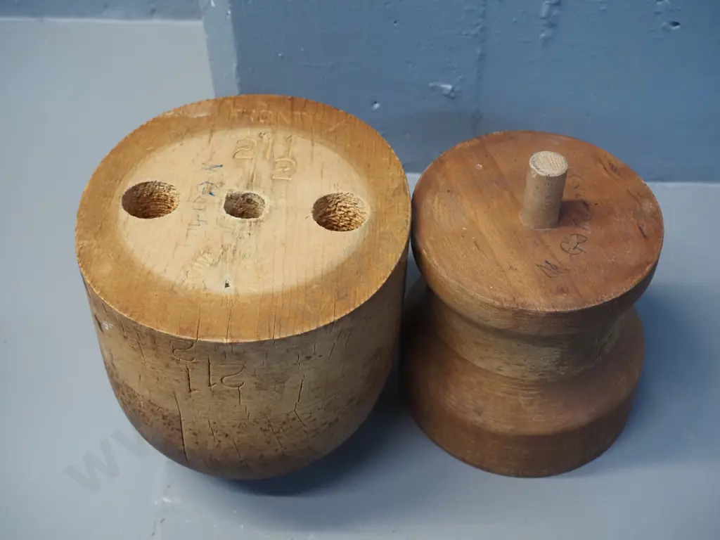 2-piece timber 21.5 inch hat block - marked Williamson Dunedin H-290 Image 1++