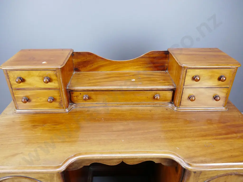 Victorian mahogany 3-drawer dressing table, above 2 arched panelled cupboard pedestals with drawer and shelf Image 1++
