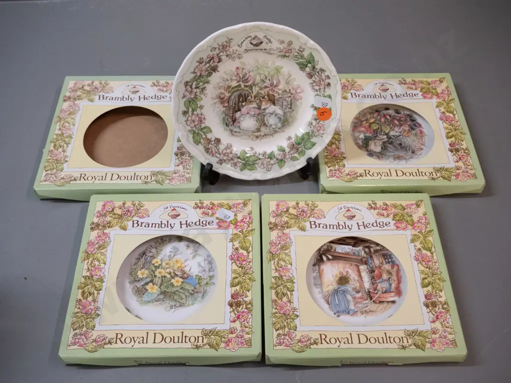 4 Royal Doulton Brambly Hedge seasons plates in original boxes D-160 Image 1++