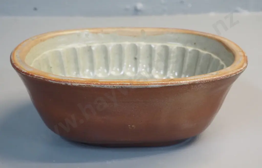 vintage salt glazed greyhound pattern jelly mold H-80 L-215 W-180 Image 1++