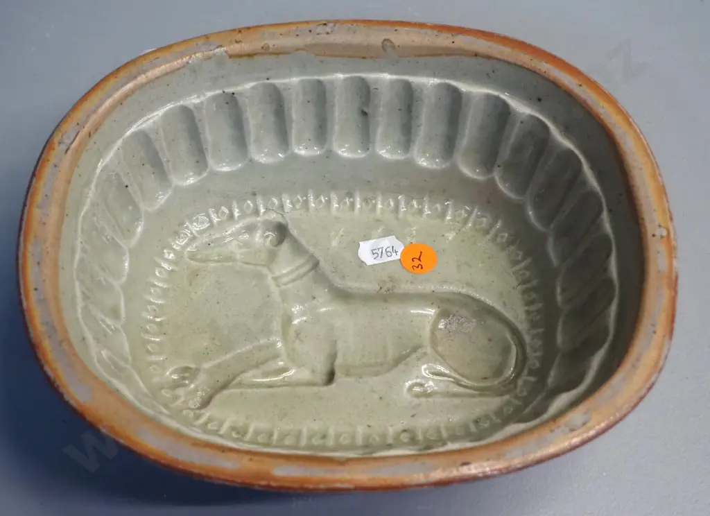 vintage salt glazed greyhound pattern jelly mold H-80 L-215 W-180 Image 1++