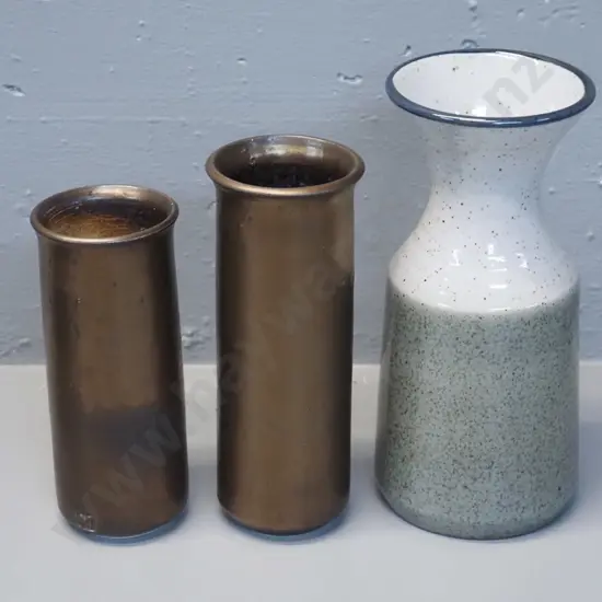 2 Danny Moorwood bronze metallic glaze vases and a 1960s Purbeck pottery vase H-240