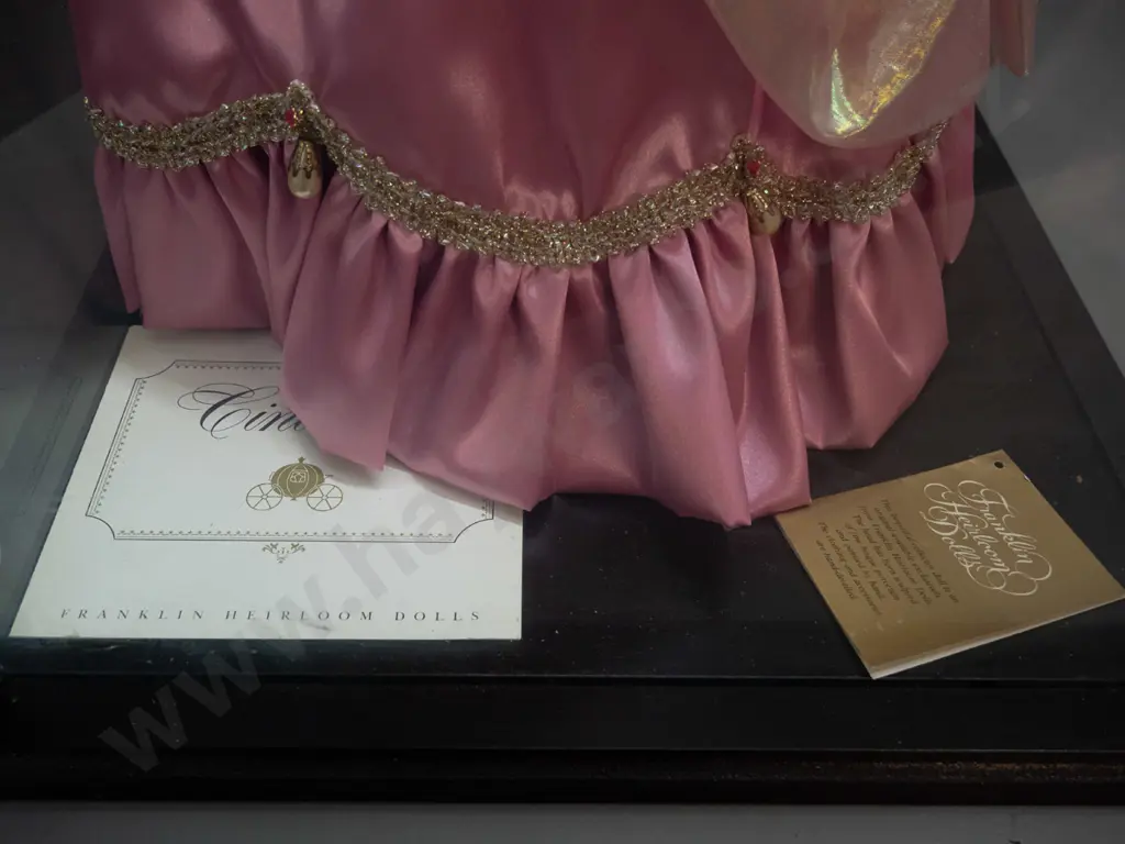 Franklin Mint Heirloom Cinderella display doll in perspex in timber display case H-560 W-330 D-360 Image 1++