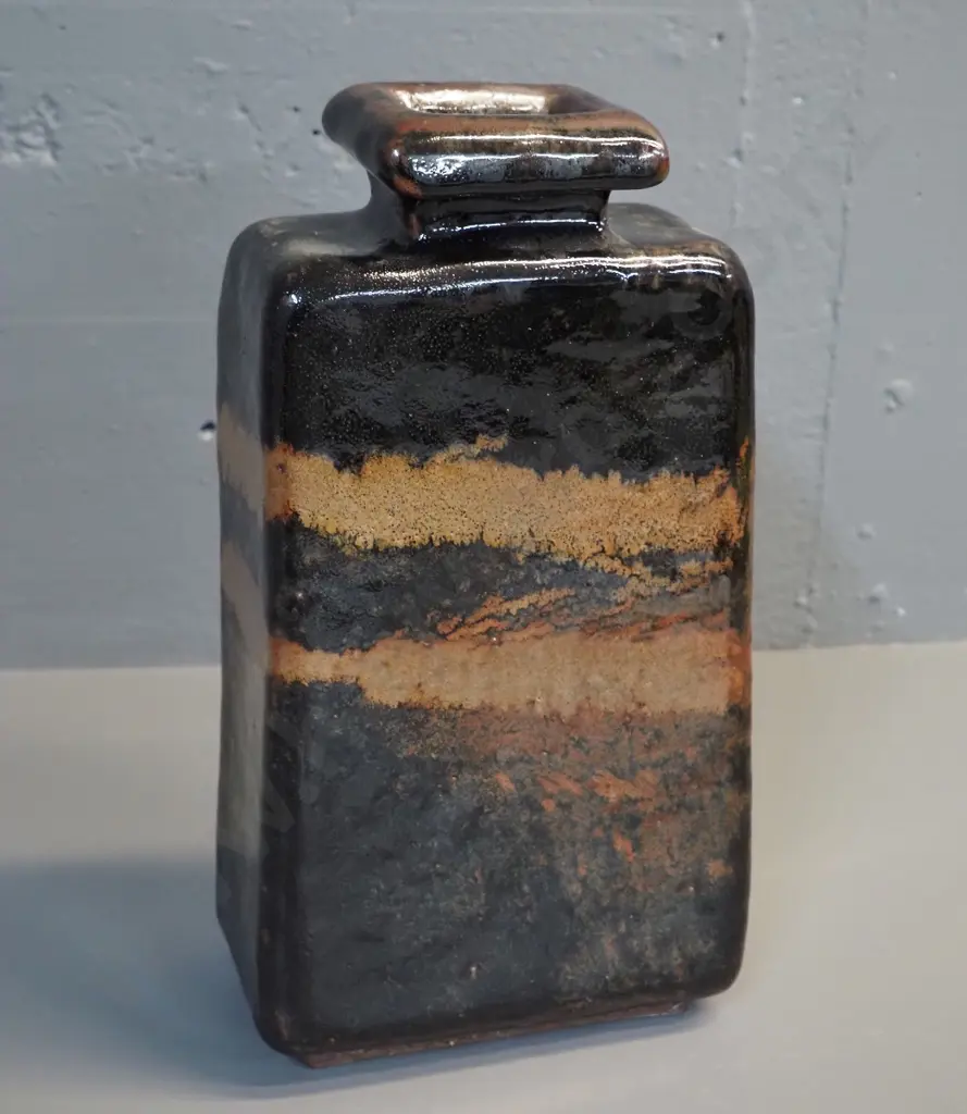 large slab pottery vase marked "IS" (Isobel Spittle) H-330 W-170 D-100 Image 1++