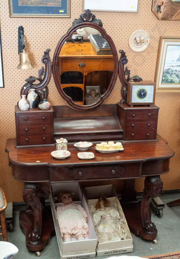 Victorian mahogany dressing table with oval mirror, lift-up jewellery compartment, 6 small upper drawers, 1 lower Image 1++