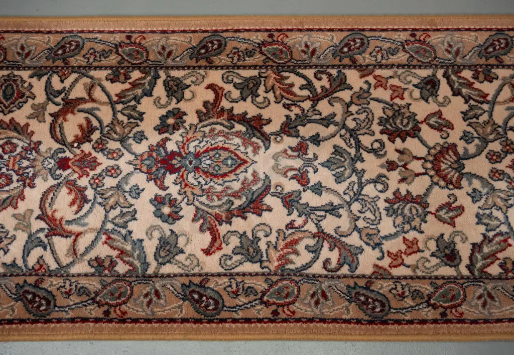 long wool hall runner in traditional Axminster style pattern, with bound edges - a little fraying L5230 W650 Image 1++