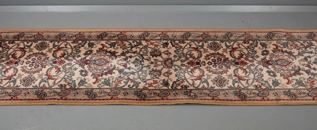 long wool hall runner in traditional Axminster style pattern, with bound edges - a little fraying L5230 W650 Image 1++