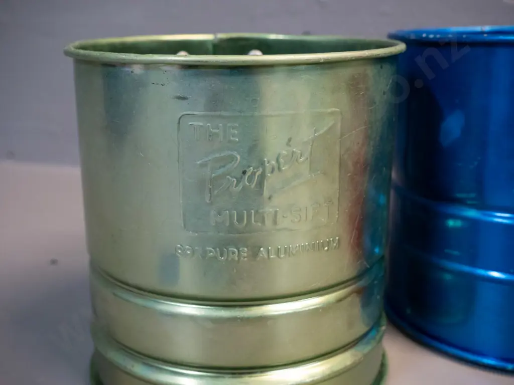 3 vintage various coloured aluminium Propert Multi-Sift flour sifters H140 - some wear to finish on handles Image 1++