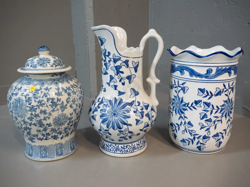 3 large Chinese blue & white porcelain items - lidded temple jar, water jug H-340, vase with serrated top Image 1++