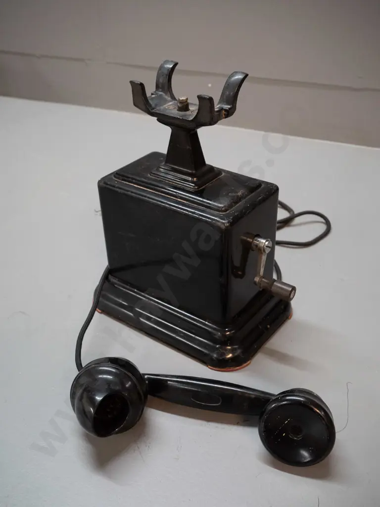 vintage table-top telephone with metal body, bakelite handset, hand crank on side H-280 W-240 D-140 - overall wear and Image 1++
