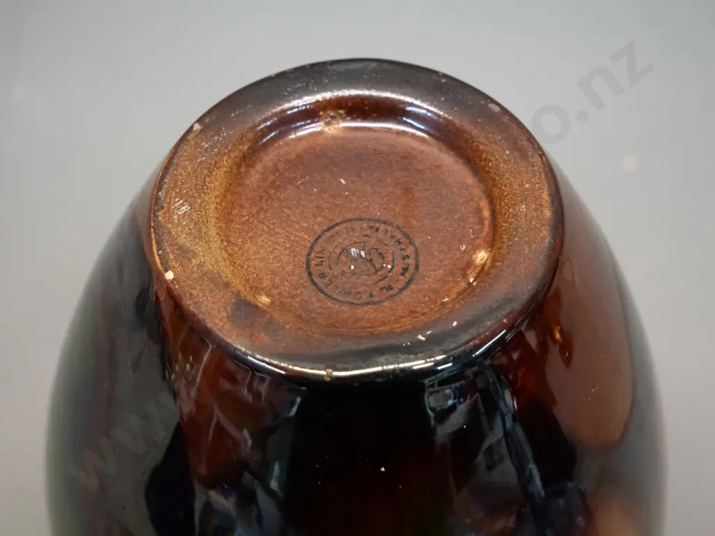R Fowler, Australia vintage double handled urn vase H-175 D-150 Image 1++